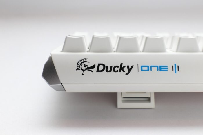 Геймърскa механична клавиатура Ducky One 3 Pure White Full Size Hotswap Cherry MX Blue, RGB, PBT Keycaps - Image 4