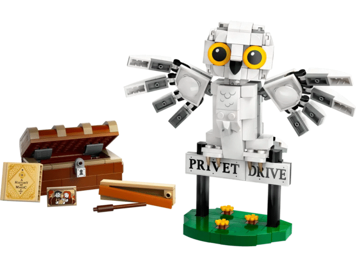 LEGO Harry Potter - Hedwig at 4 Privet Drive - 76425 - Image 1