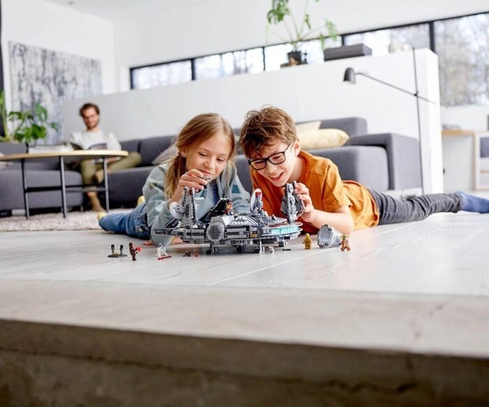 LEGO Star Wars - Milenium Falcon - 75257 - Image 8