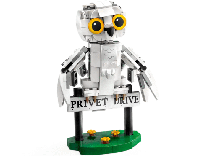 LEGO Harry Potter - Hedwig at 4 Privet Drive - 76425 - Image 2