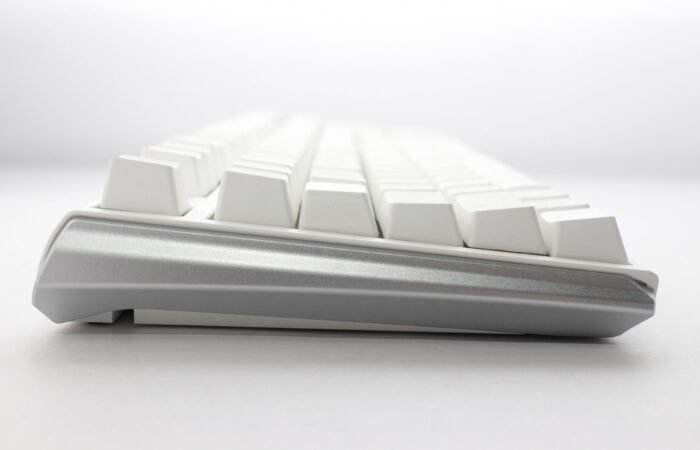 Геймърскa механична клавиатура Ducky One 3 Pure White Full Size Hotswap Cherry MX Blue, RGB, PBT Keycaps - Image 3