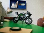 LEGO Technic - Kawasaki Ninja H2R - 42170 - Image 6