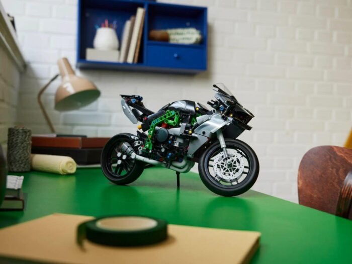 LEGO Technic - Kawasaki Ninja H2R - 42170 - Image 6
