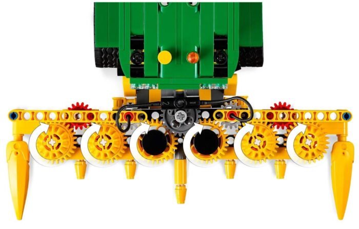 LEGO Technic - John Deere 9700 Forage Harvester - 42168 - Image 5