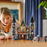 LEGO Harry Potter country estate of the Malfoy family - 76453 - Image 2