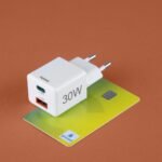 HAMA Бързо мини Gan зарядно, 30 W, 1x USB-C, 1x USB-A, PD, бял - Image 10